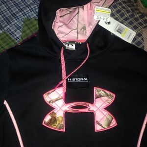 Brand new under armour sweatshirt!