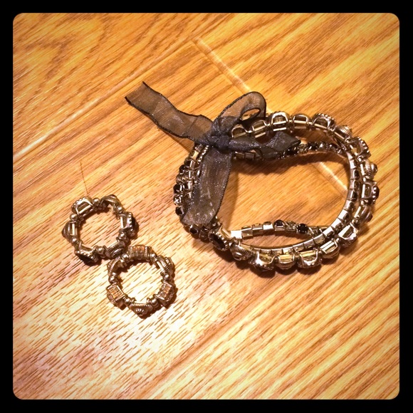 Bracelet w/matching rings