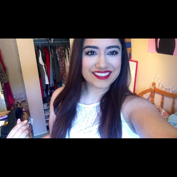 Meet your Posher, Cecilia - Picture 1 of 1