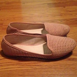 Soft pink flats