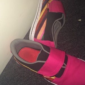 Size 37 sneakers *never worn*
