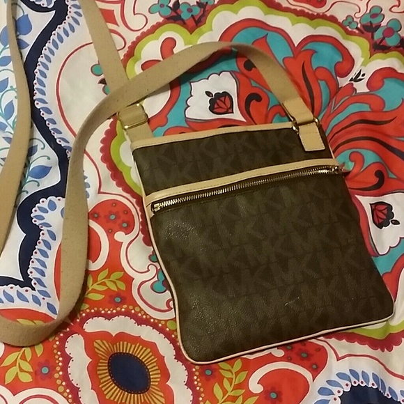 Michael Kors Accessories - Like New Michael Kors Cross body