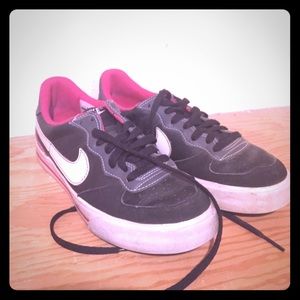 Nike tennis shoes