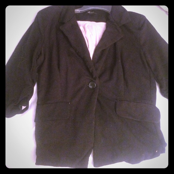 Slouchy black blazer