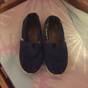 Kids Toms size 2