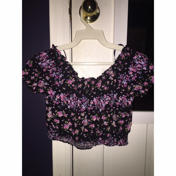 NWT ruffle crop top from H&M Paris - Picture 2 of 3
