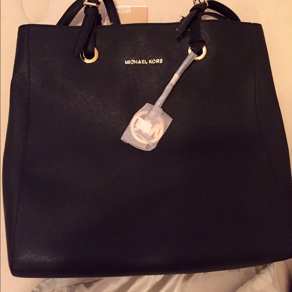 🚫SOLD🚫Michael Kors black north south tote