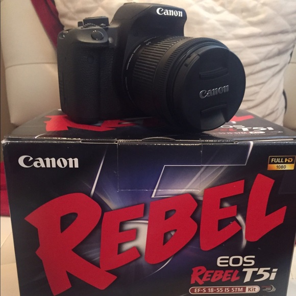 Canon EOS Rebel T5i EF-S 18-55 IS STM Kit