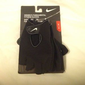 Nike workout gloves