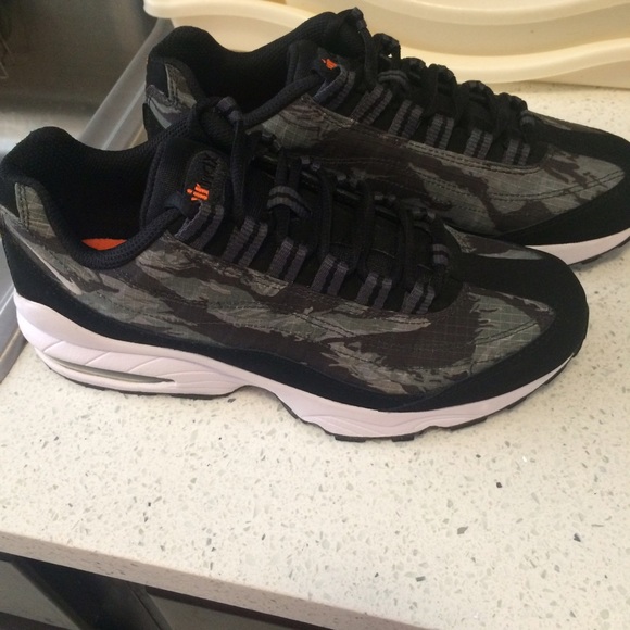 Nike Air Max 95 camo SIZE 6Y - Picture 3 of 4