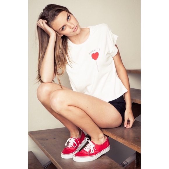 Brandy Melville "Suck it" Cropped Tee