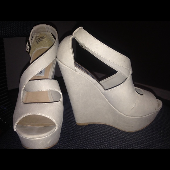 🎉PRICE DROPPED🎉 - Picture 2 of 4