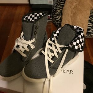 simple stylish boots