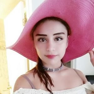 Meet your Posher, Gaby