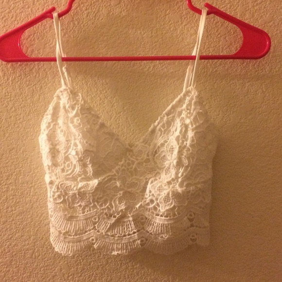 white pacsun crop top