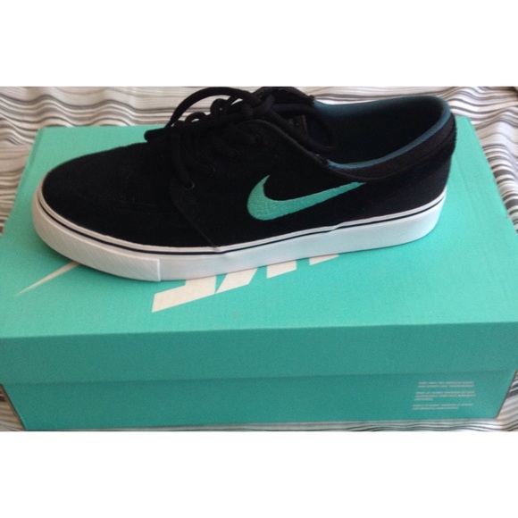Mint Green Stefan Janoskis