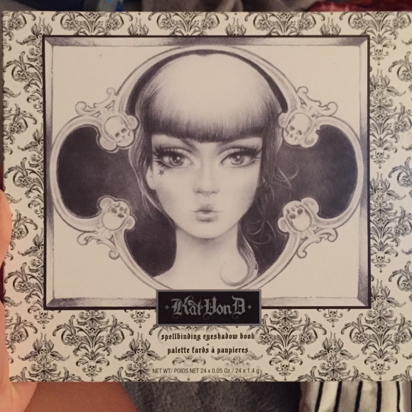 Kat Von D Spellbinding Eyeshadow Palette
