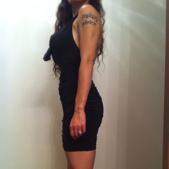 🥀DONATING 10/21 MAKE AN OFFER - Picture 2 of 3