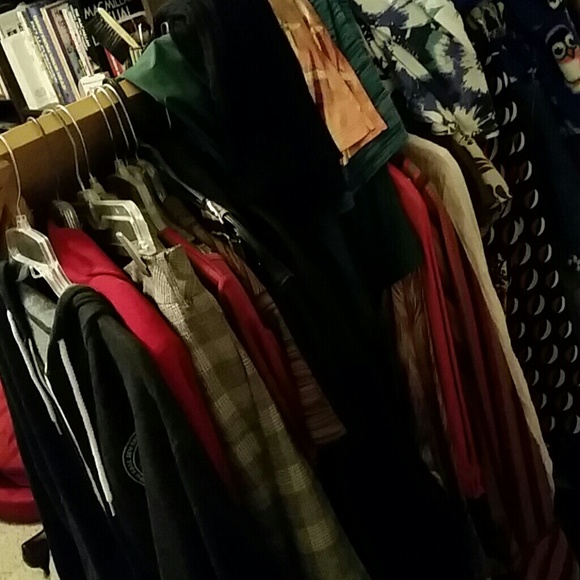 LISTINGS IN PROGRESS - Picture 3 of 4