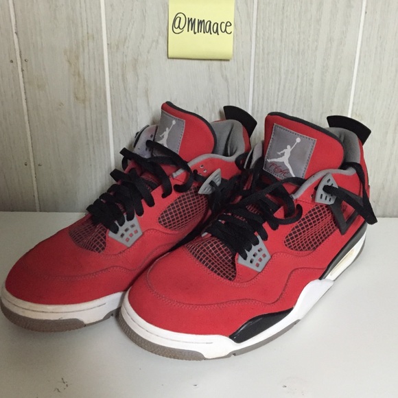 Jordan 4's Retro Toro Bravo