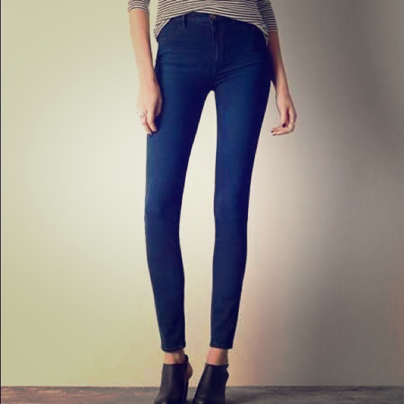 High waisted dark jeans