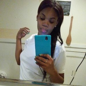 Meet your Posher, Dequanna