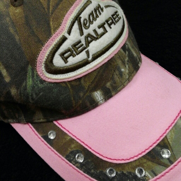 Rhinestone Realtree cap.