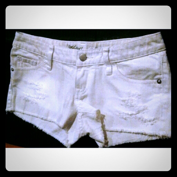 NWOT white destroyed denim shorts