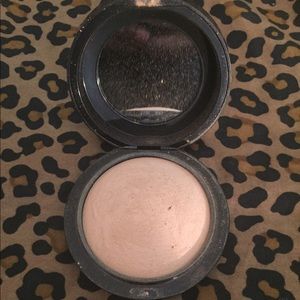 MAC Skinfinish Medium Dark