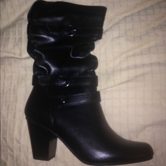 Never been worn ! Black heel boots