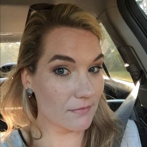 Meet your Posher, Carrie