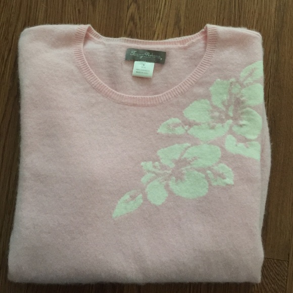 SOLD Bundle Cute Pale Pink Cashmere Sweater