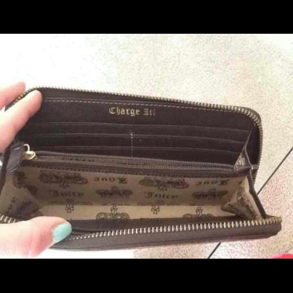 Brown Juicy Couture Wallet!♕ - Picture 3 of 4