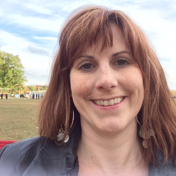 Meet your Posher, Heather - Picture 1 of 4