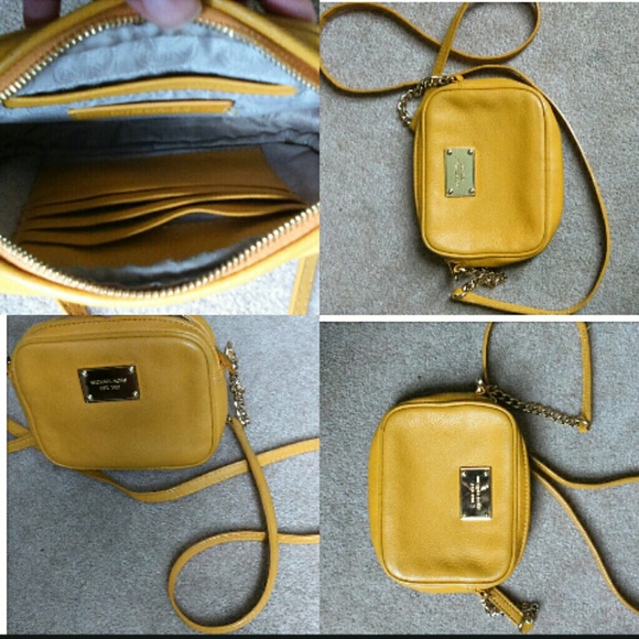 Micheal kors crossbody bag