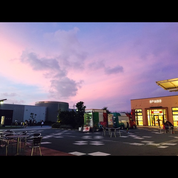 It’s time for closet cleaning! Send me an offer! - Picture 6 of 8