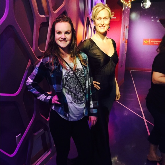 MEET YOUR SELLER 🌻 - Picture 2 of 4