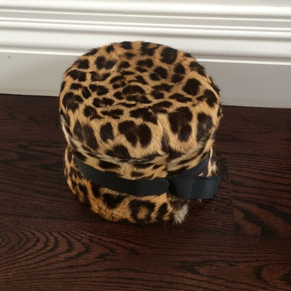 Vintage fur hat main image 4