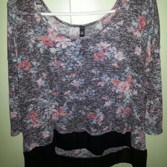 Floral 3/4 Sleeved Shirt