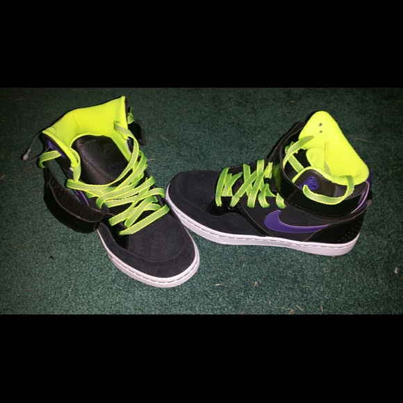 Nike court tranxition