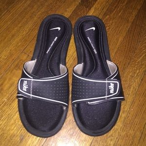 Nike slides