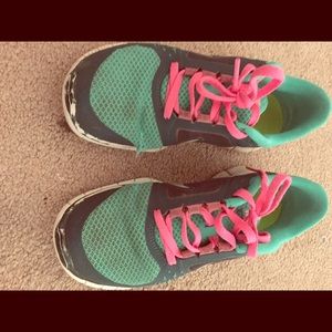 🚫SOLD🚫Nike Free Running Shoes size 5.5