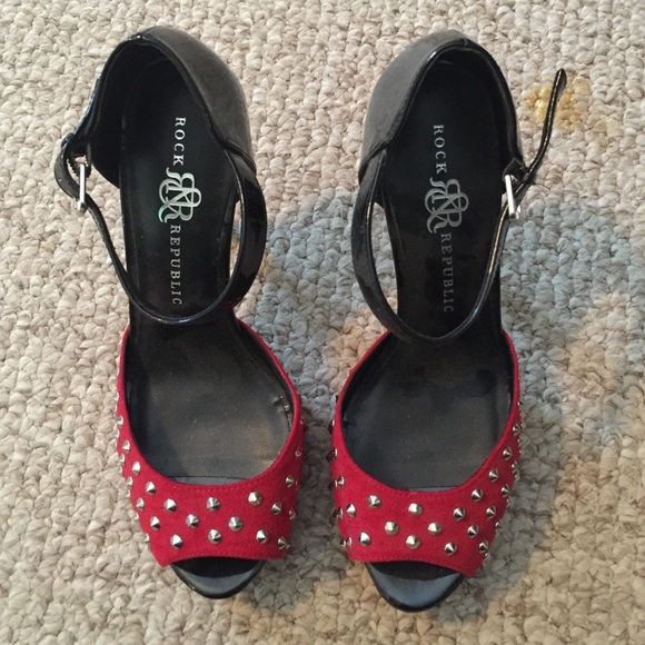 Rock & Republic Peep-To Heels