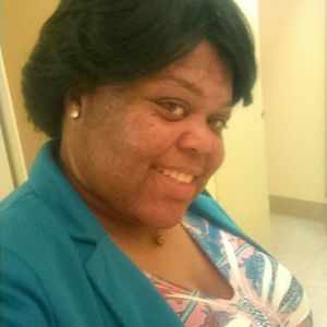 Meet your Posher, Dena