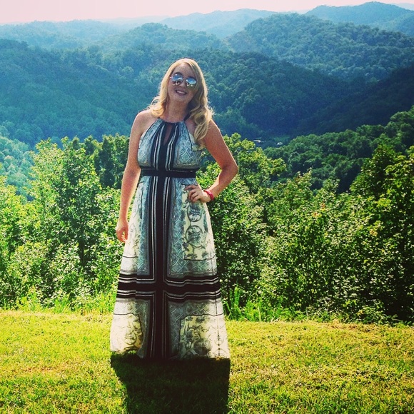 Meet Your Posher! - Picture 2 of 3