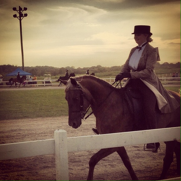 Meet Your Posher! - Picture 3 of 3