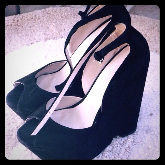 Zara black wedges
