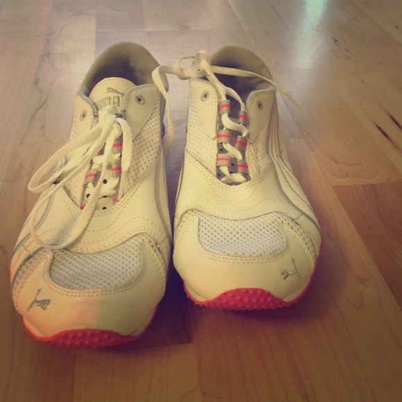 Puma pink and white running shoes like new!