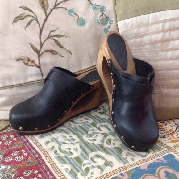 Black Leather Sanita Clogs 7