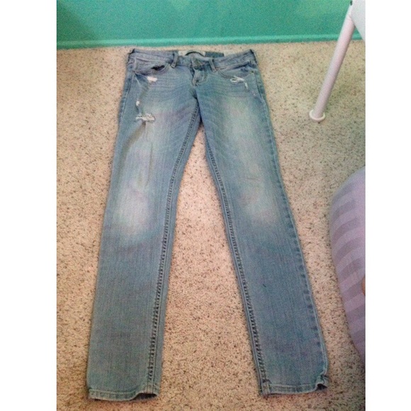 Light wash skinny jeans!